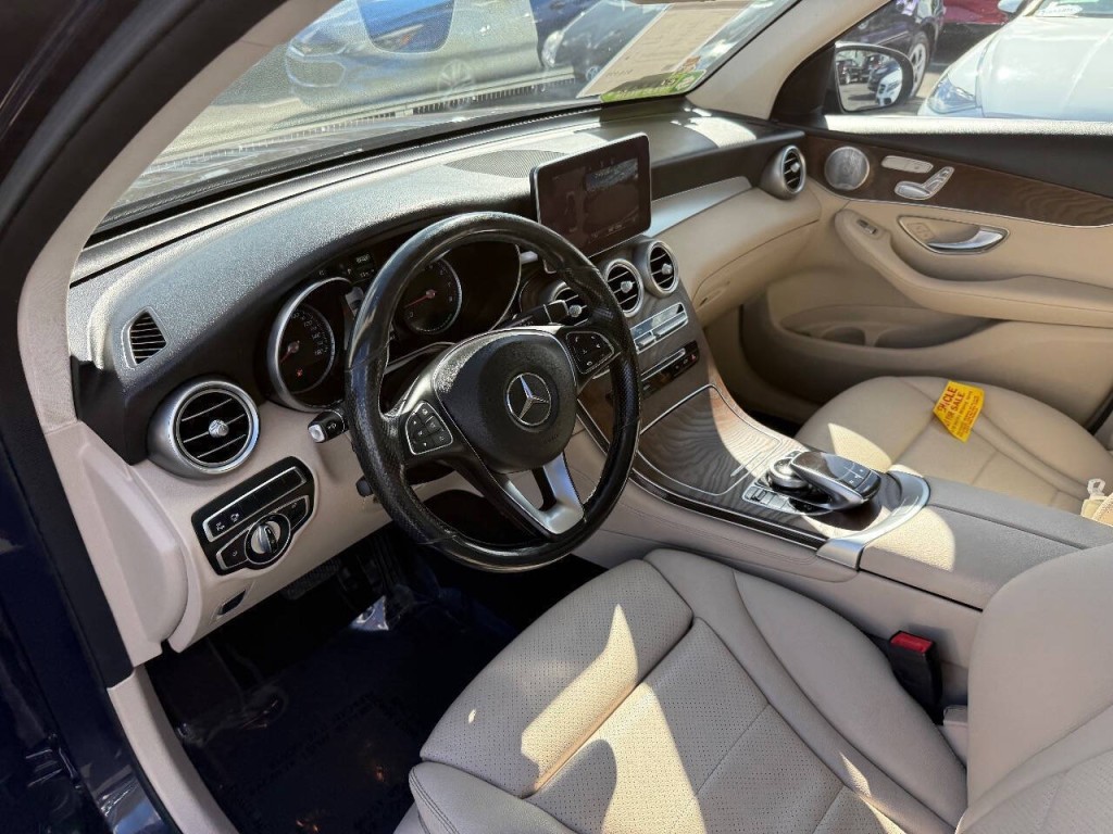 2019 Mercedes-Benz GLC-Class Image 9