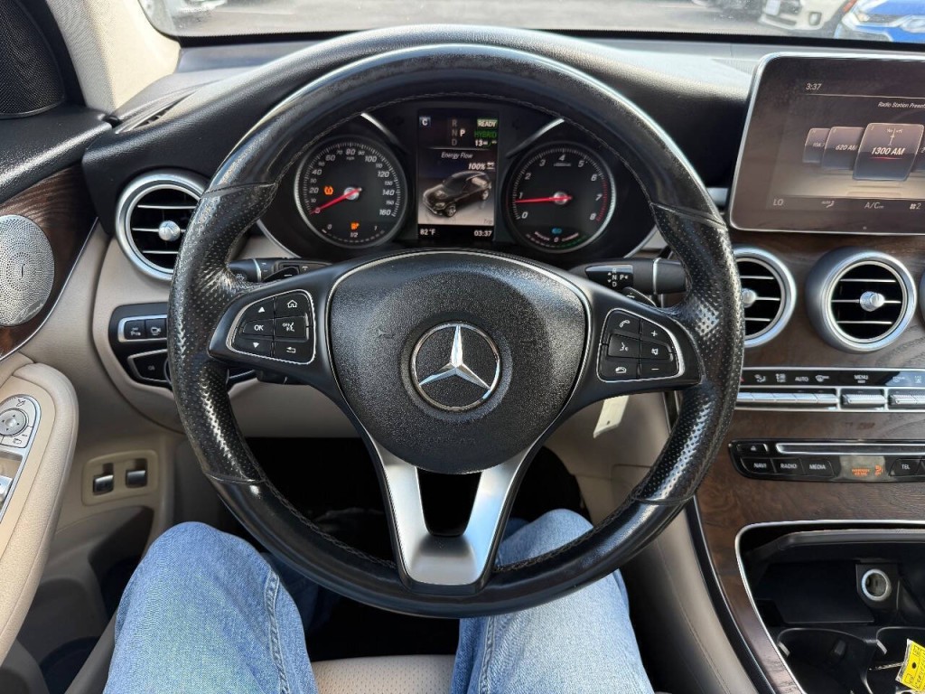 2019 Mercedes-Benz GLC-Class Image 10