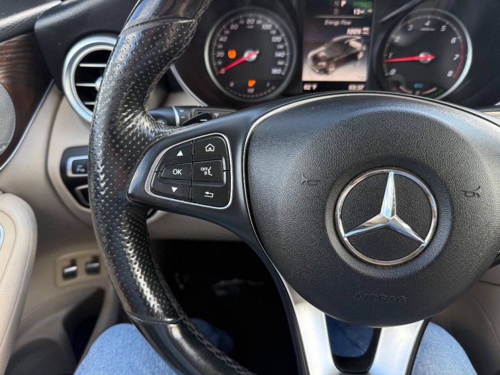 2019 Mercedes-Benz GLC-Class Image 14