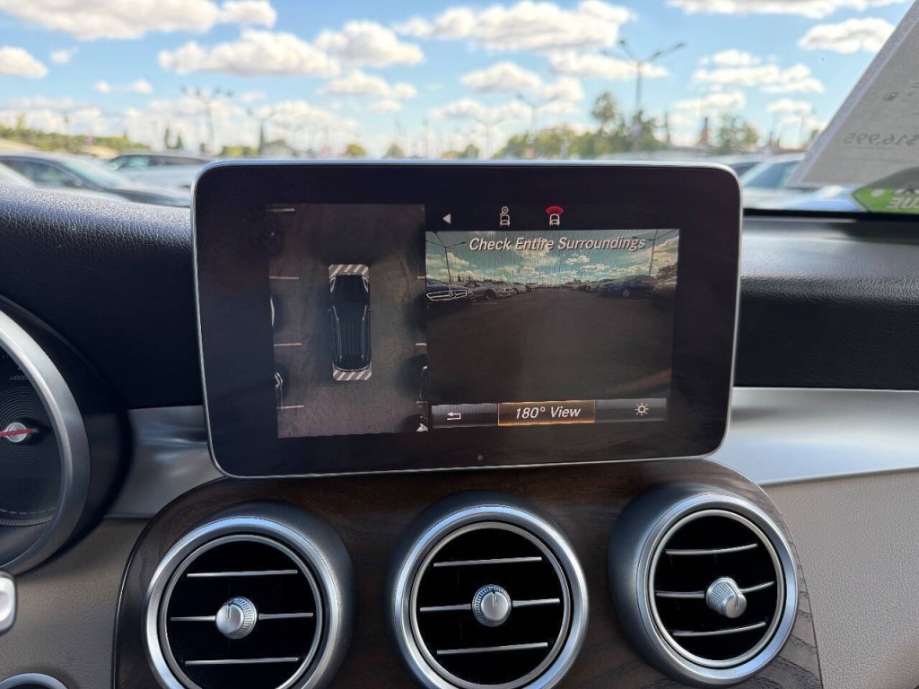 2019 Mercedes-Benz GLC-Class Image 15