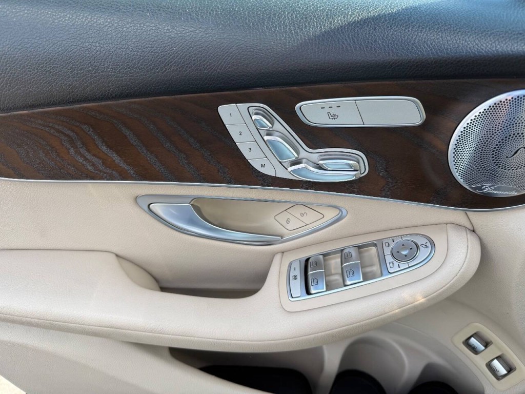 2019 Mercedes-Benz GLC-Class Image 19