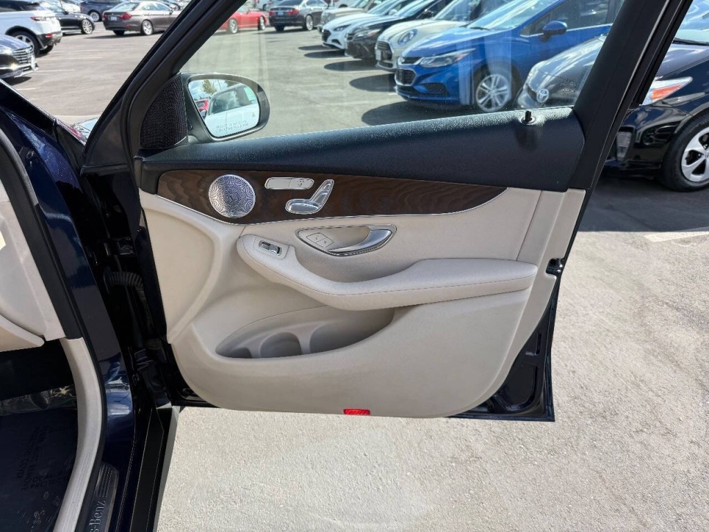 2019 Mercedes-Benz GLC-Class Image 28