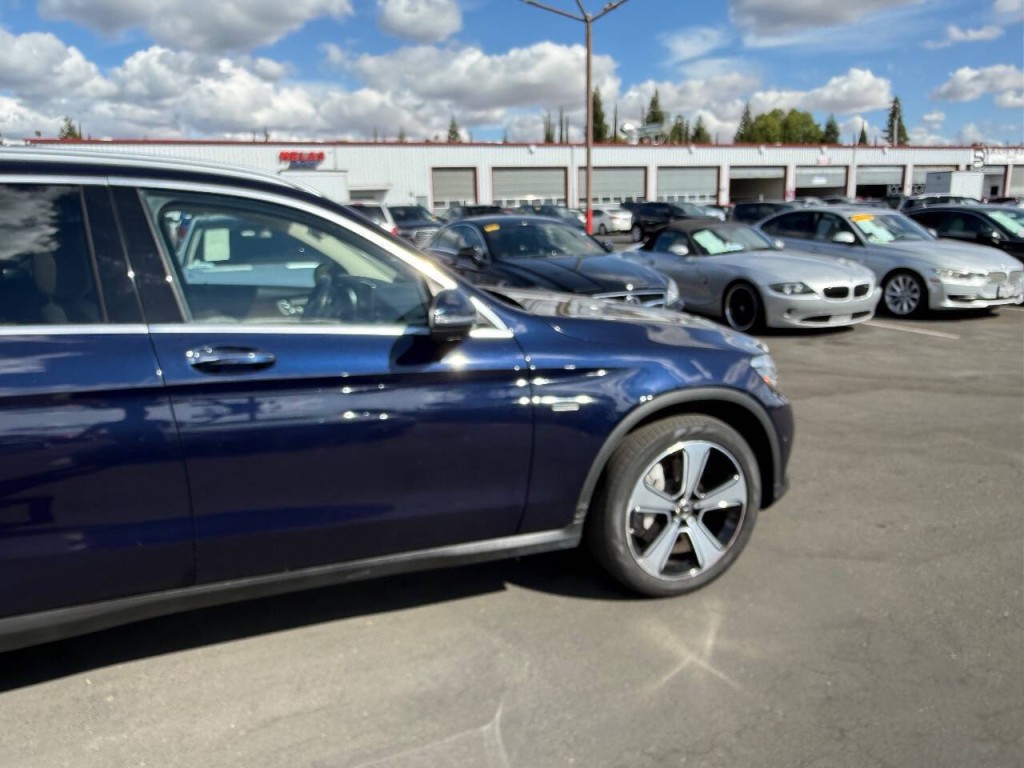 2019 Mercedes-Benz GLC-Class Image 30