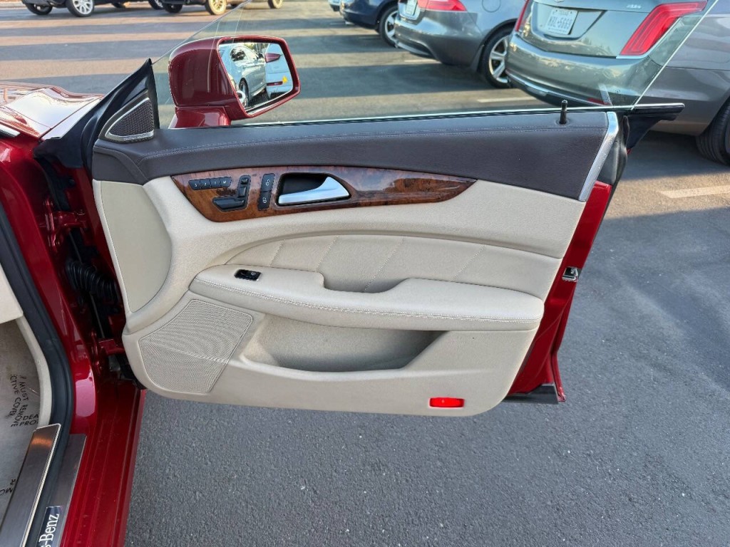 2014 Mercedes-Benz CLS-Class Image 35