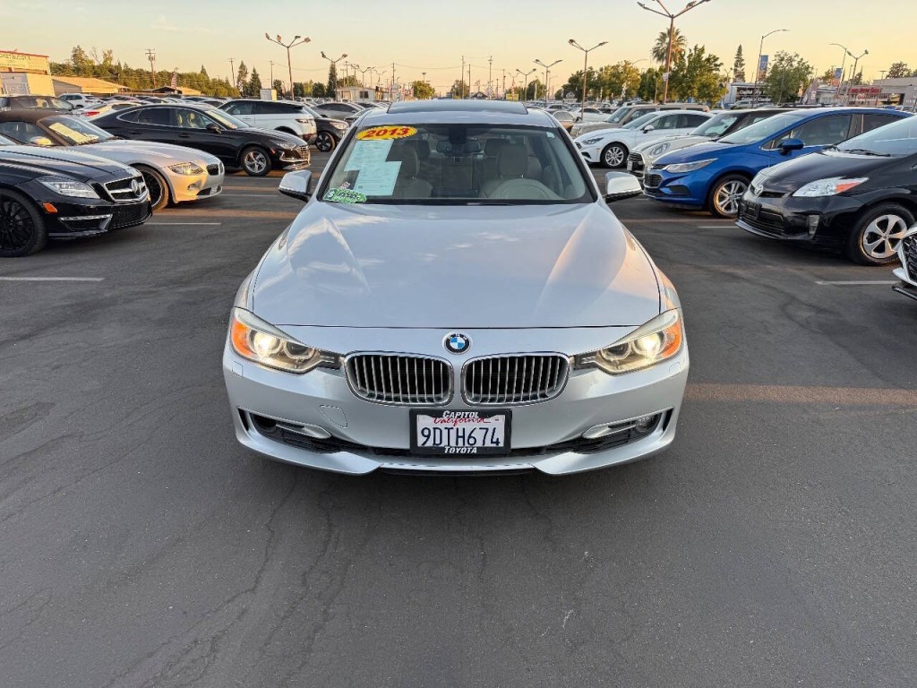 2012 BMW 3 Series Image 2