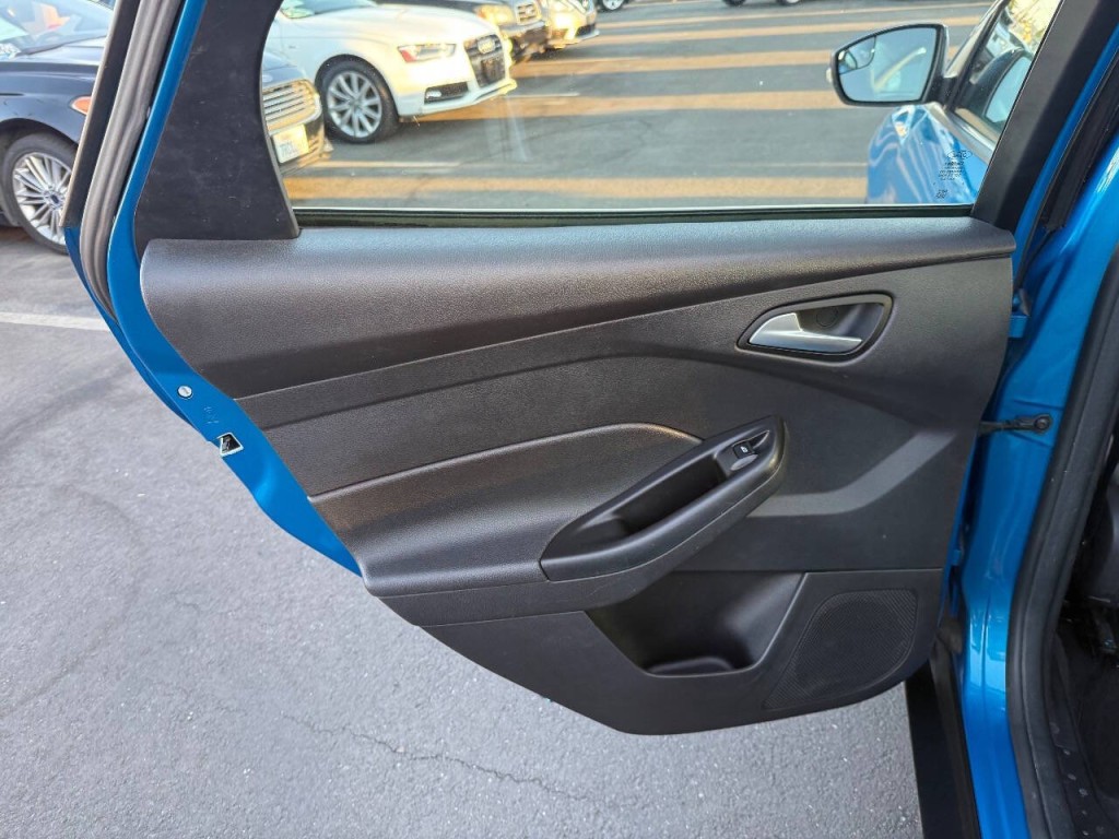 2014 Ford Focus Image 24