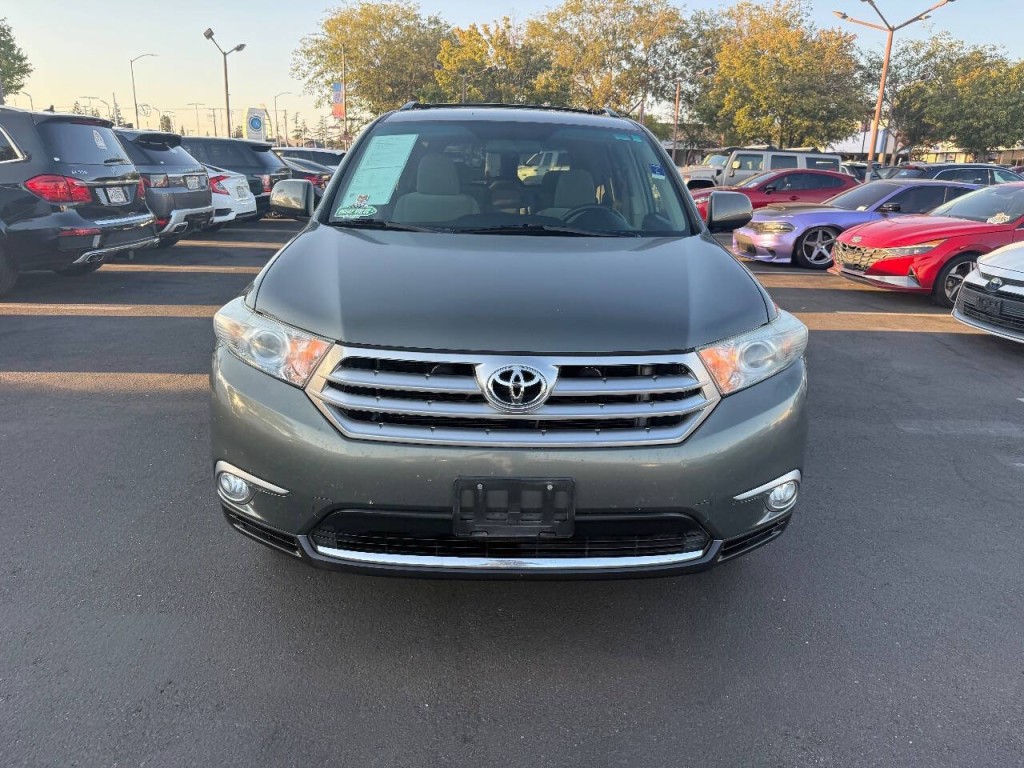 2012 Toyota Highlander Image 2