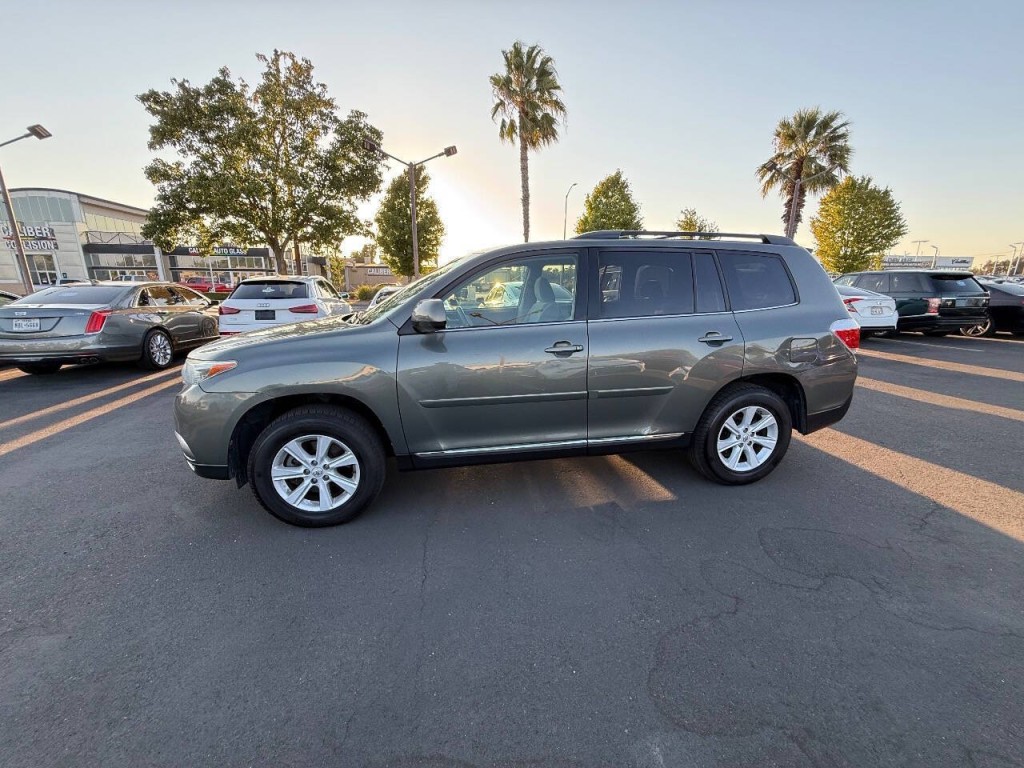 2012 Toyota Highlander Image 8