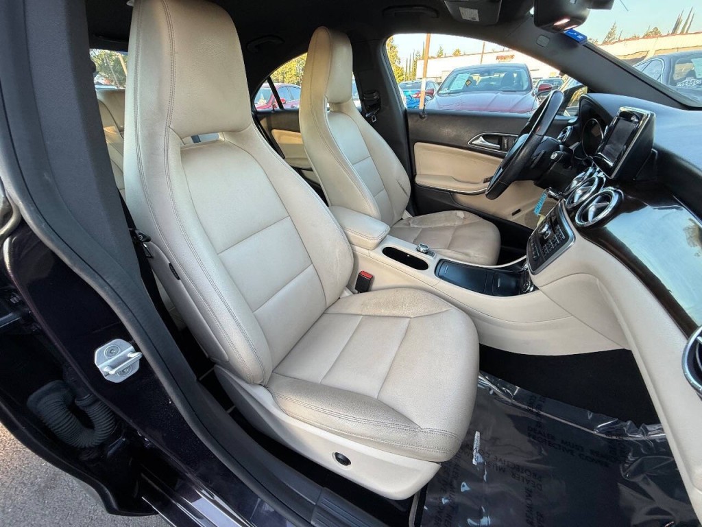 2014 Mercedes-Benz CLA-Class Image 9