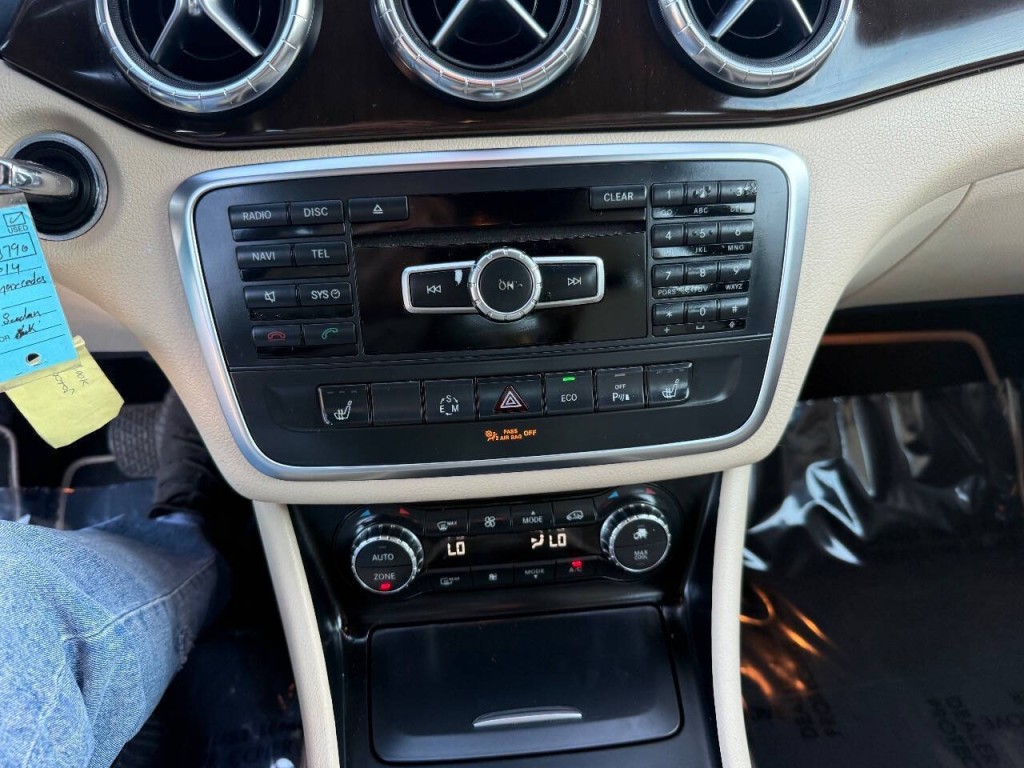 2014 Mercedes-Benz CLA-Class Image 19