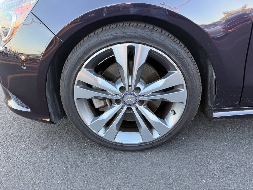 2014 Mercedes-Benz CLA-Class Image 32