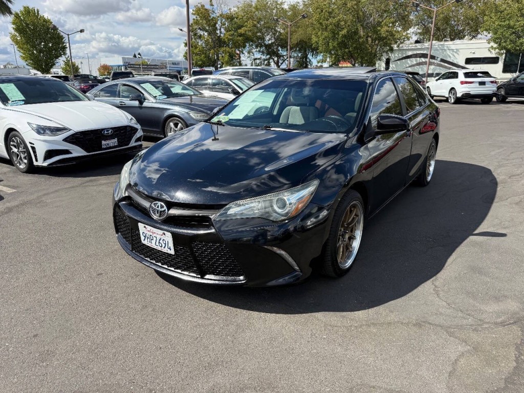 2015 Toyota Camry Image 1