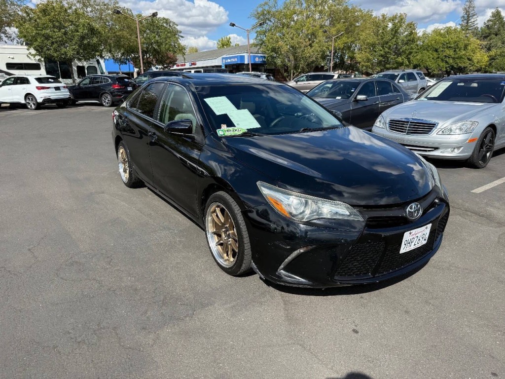 2015 Toyota Camry Image 3