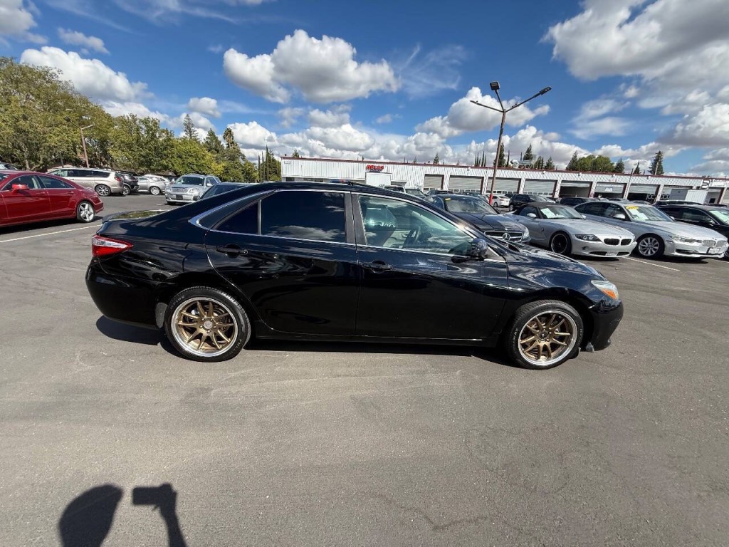 2015 Toyota Camry Image 4