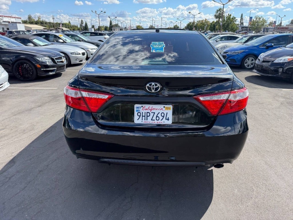 2015 Toyota Camry Image 6