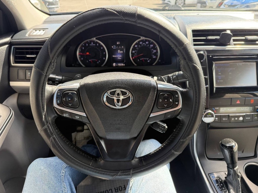 2015 Toyota Camry Image 11