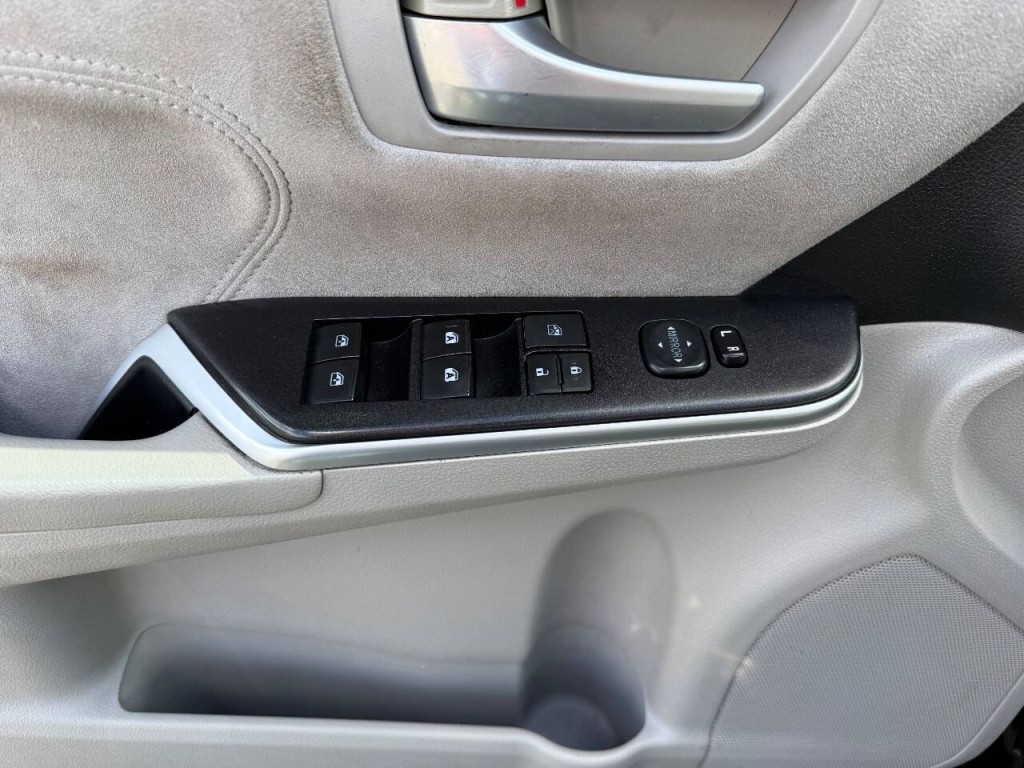 2015 Toyota Camry Image 20