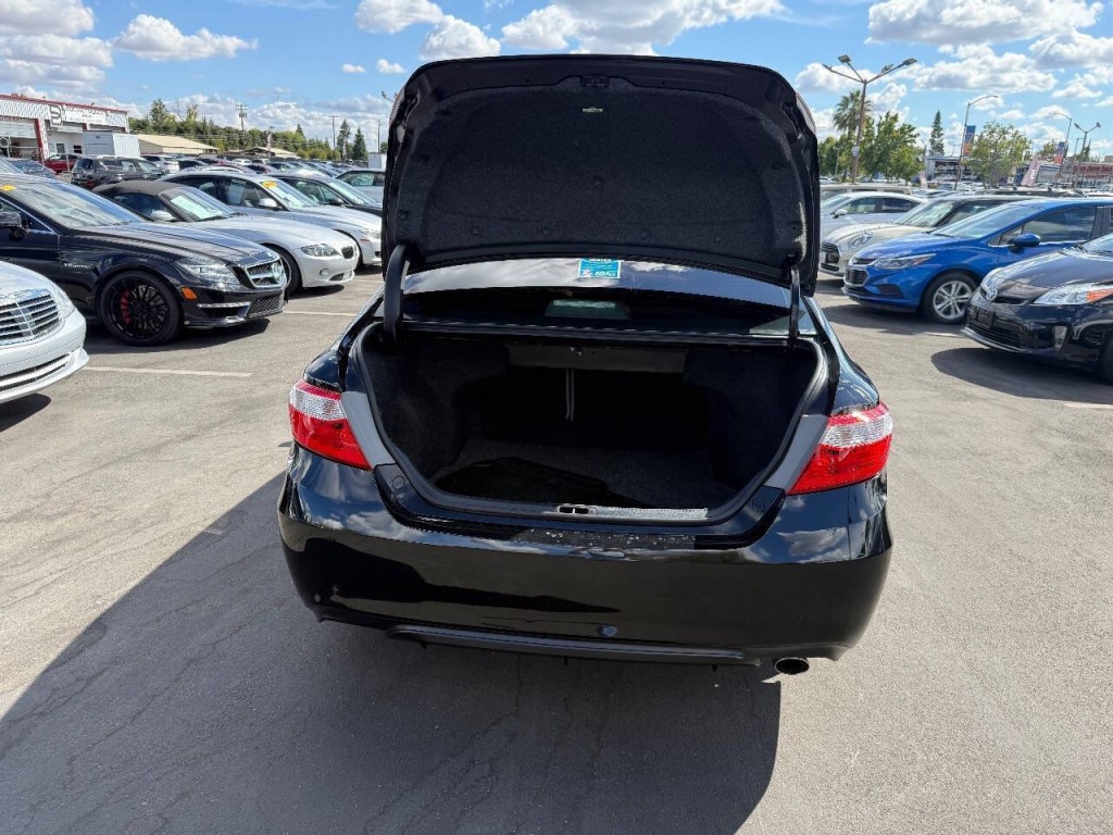 2015 Toyota Camry Image 26