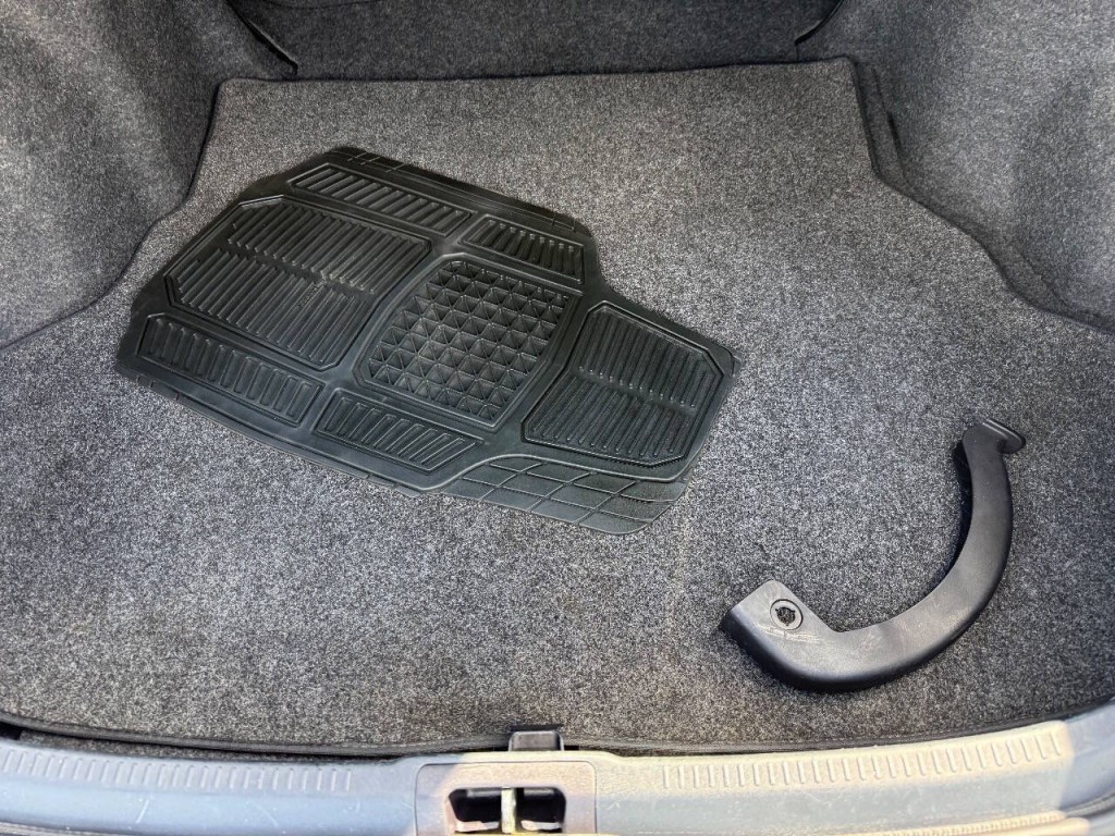 2015 Toyota Camry Image 28