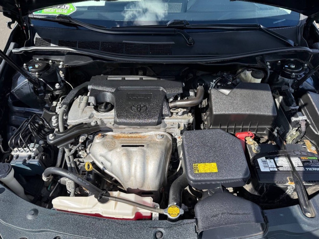 2015 Toyota Camry Image 34