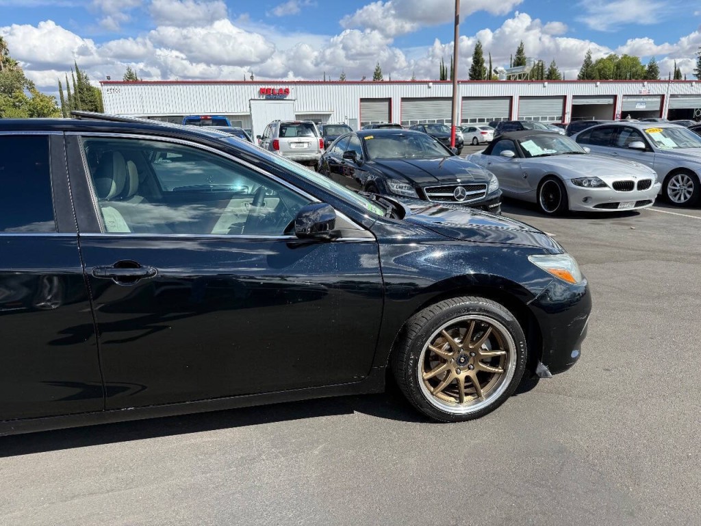 2015 Toyota Camry Image 35
