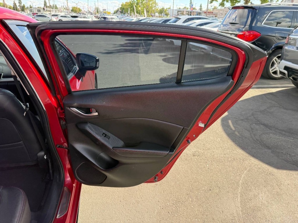 2016 Mazda Mazda3 Image 29