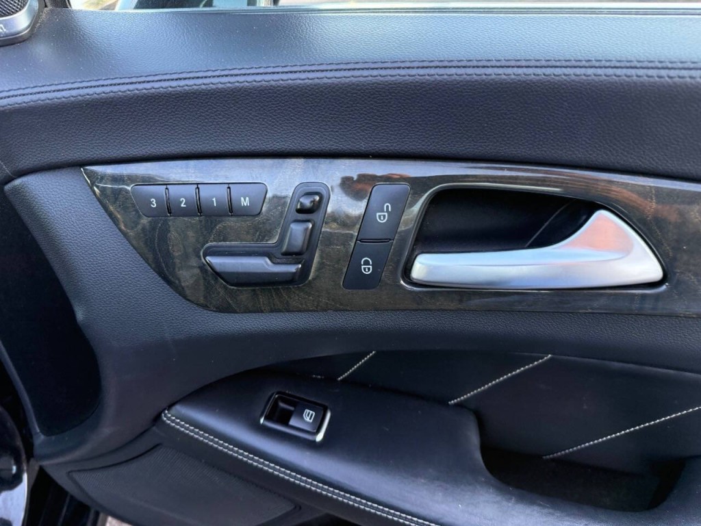2014 Mercedes-Benz CLS-Class Image 35