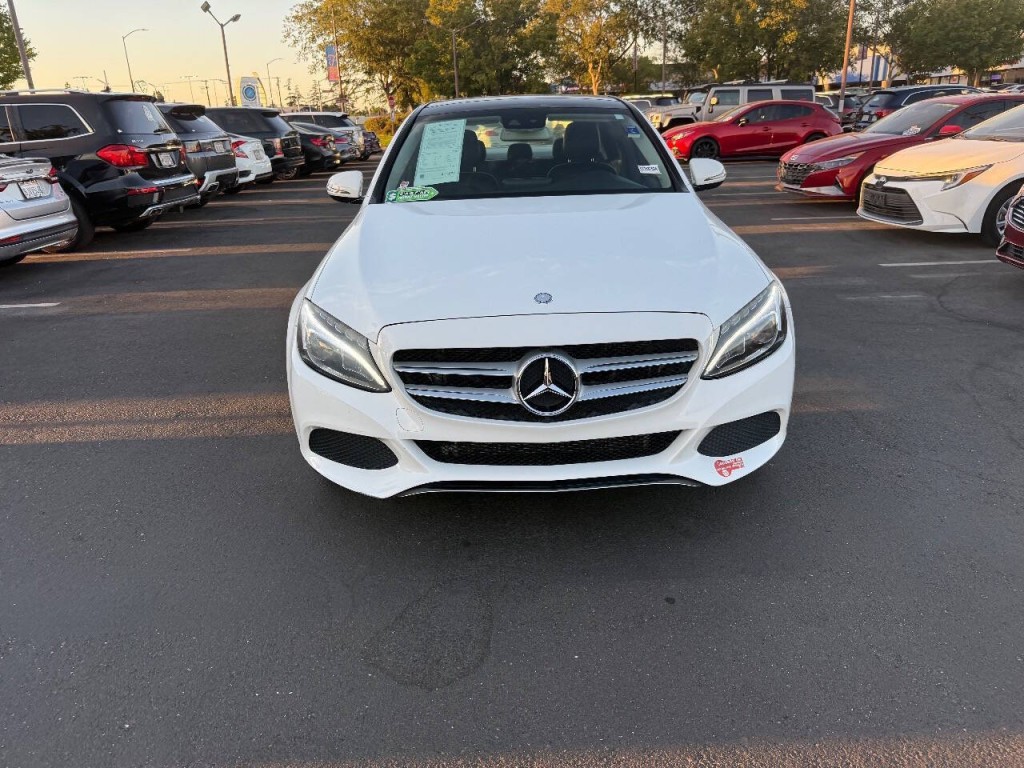 2016 Mercedes-Benz C-Class Image 2