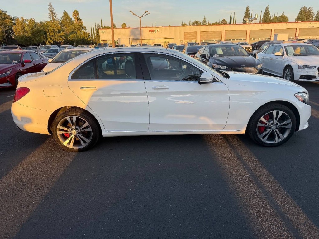 2016 Mercedes-Benz C-Class Image 4