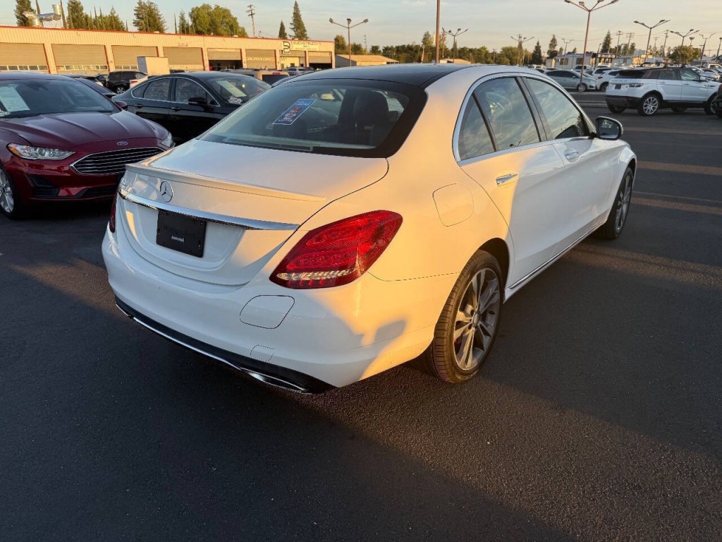 2016 Mercedes-Benz C-Class Image 5