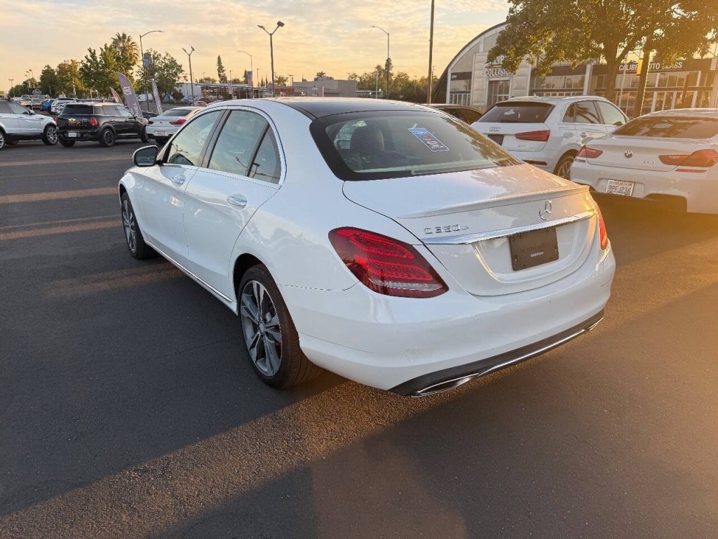 2016 Mercedes-Benz C-Class Image 7