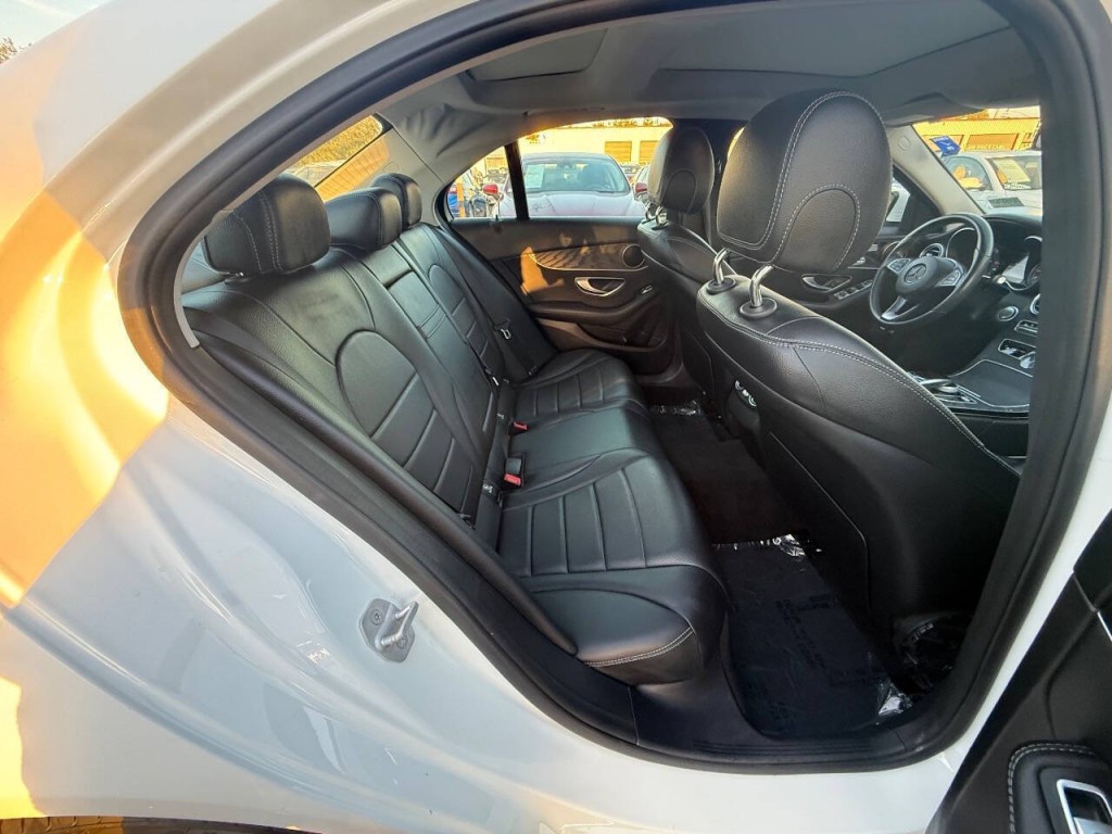 2016 Mercedes-Benz C-Class Image 10