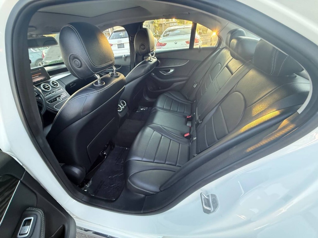 2016 Mercedes-Benz C-Class Image 12
