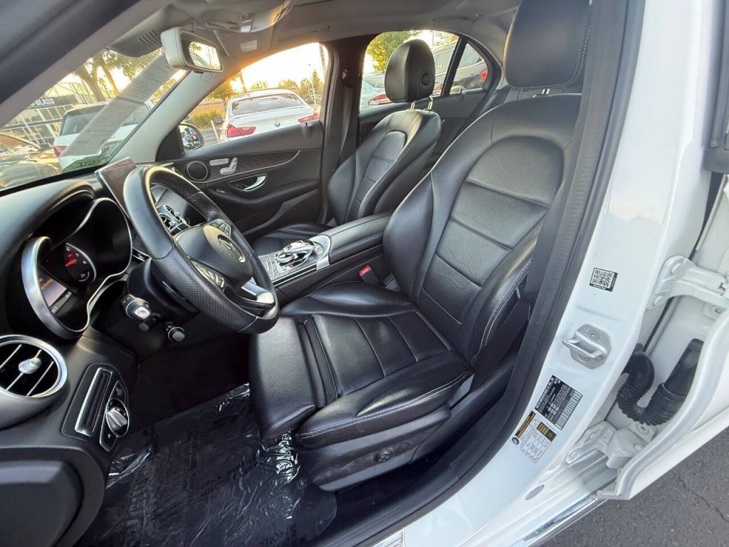 2016 Mercedes-Benz C-Class Image 14