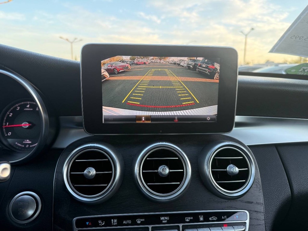 2016 Mercedes-Benz C-Class Image 18