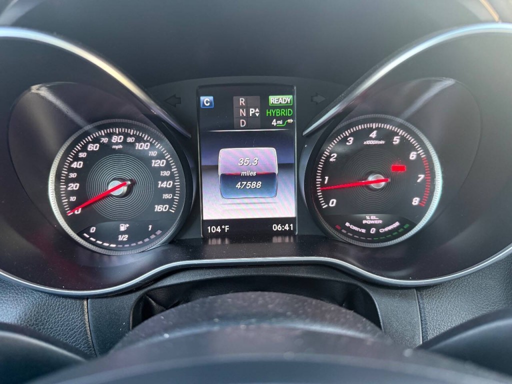 2016 Mercedes-Benz C-Class Image 19