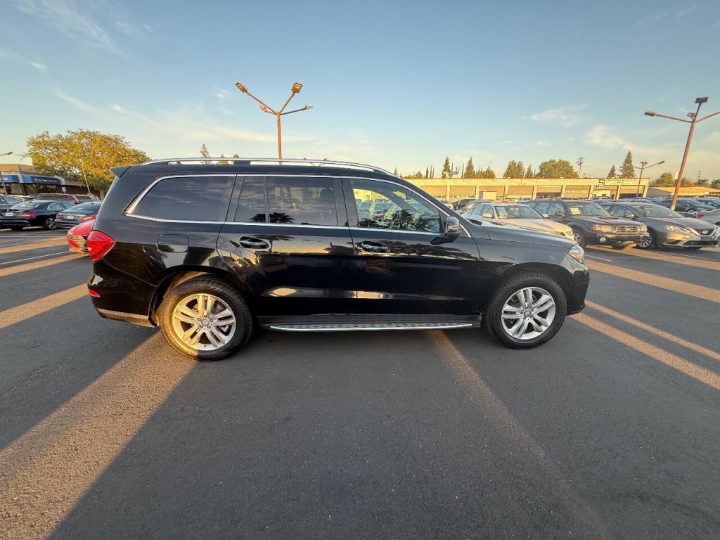 2017 Mercedes-Benz GLS-Class Image 4