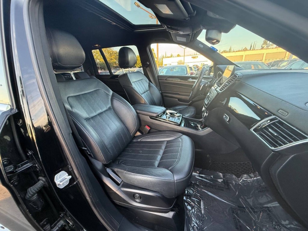 2017 Mercedes-Benz GLS-Class Image 9