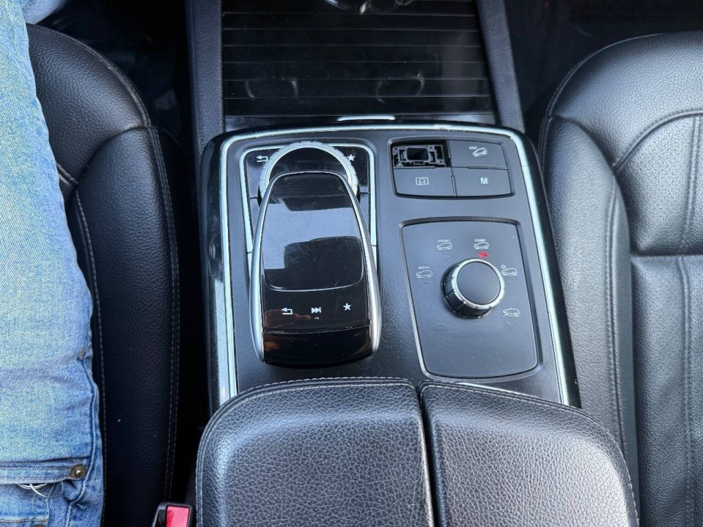 2017 Mercedes-Benz GLS-Class Image 30