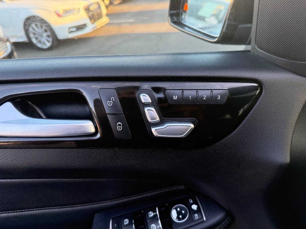 2017 Mercedes-Benz GLS-Class Image 32