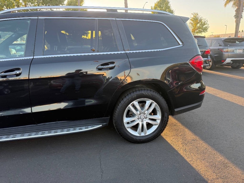 2017 Mercedes-Benz GLS-Class Image 40