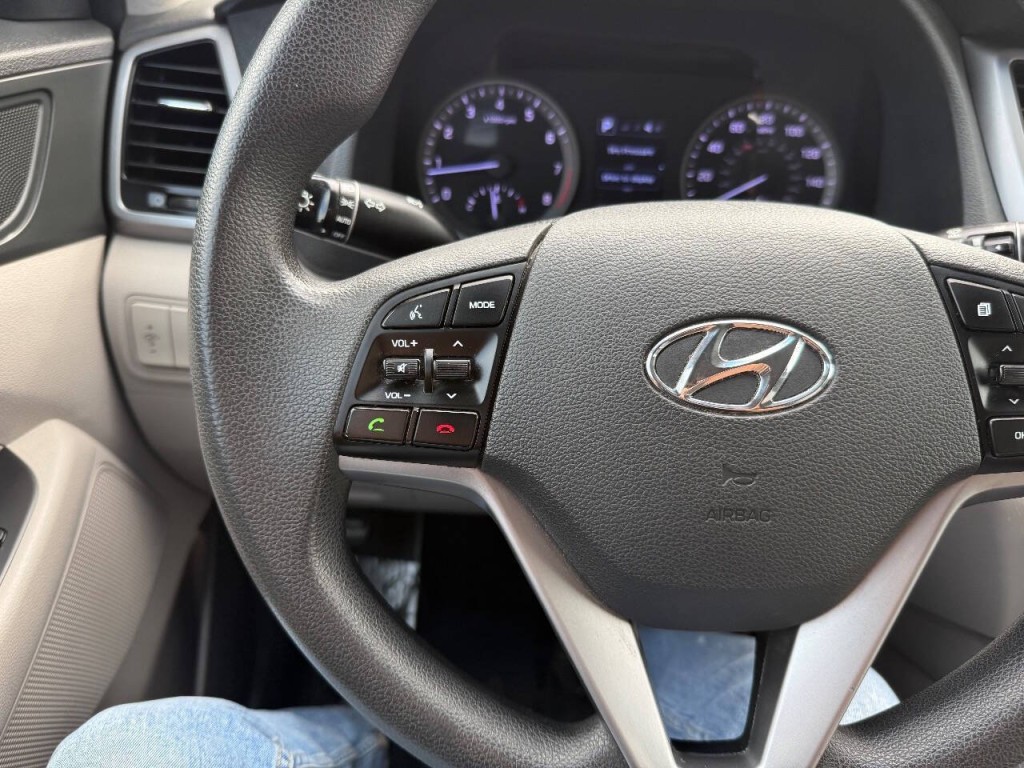 2017 Hyundai Tucson Image 17