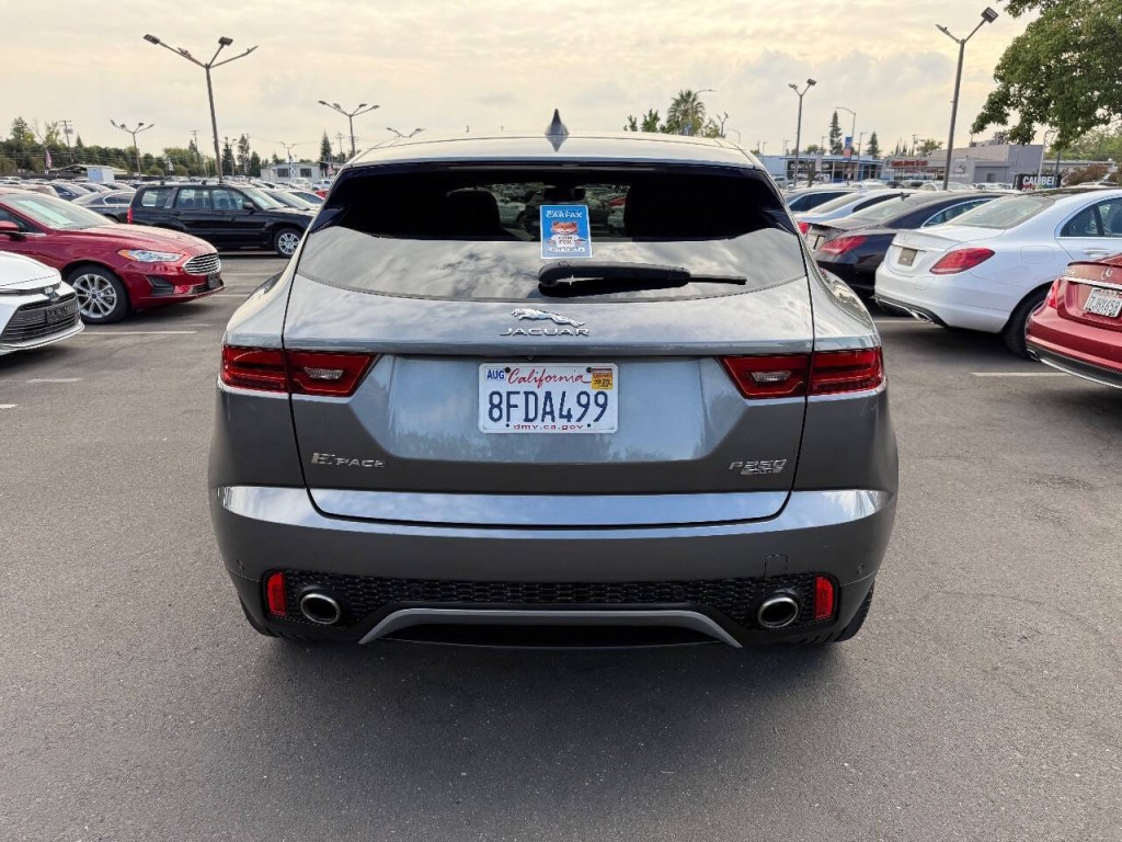 2018 Jaguar E-pace Image 6