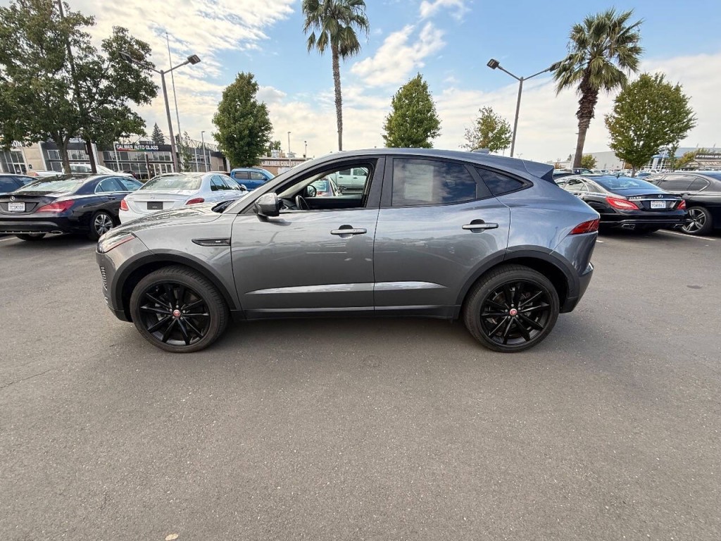 2018 Jaguar E-pace Image 8
