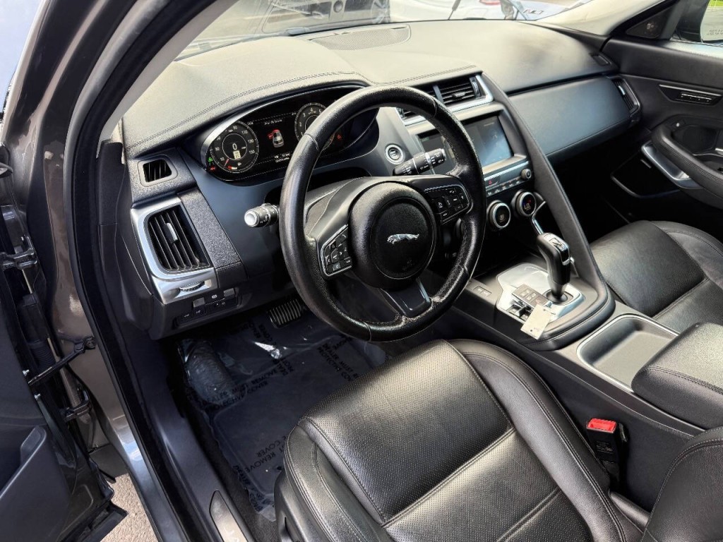 2018 Jaguar E-pace Image 14