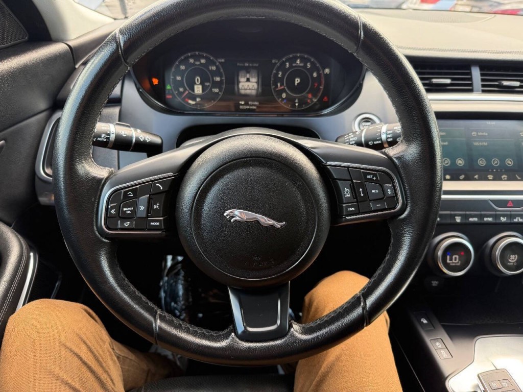 2018 Jaguar E-pace Image 16