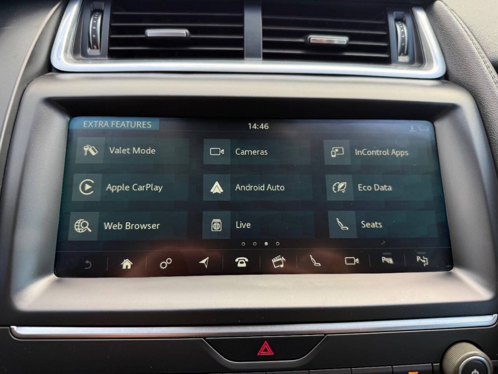 2018 Jaguar E-pace Image 19