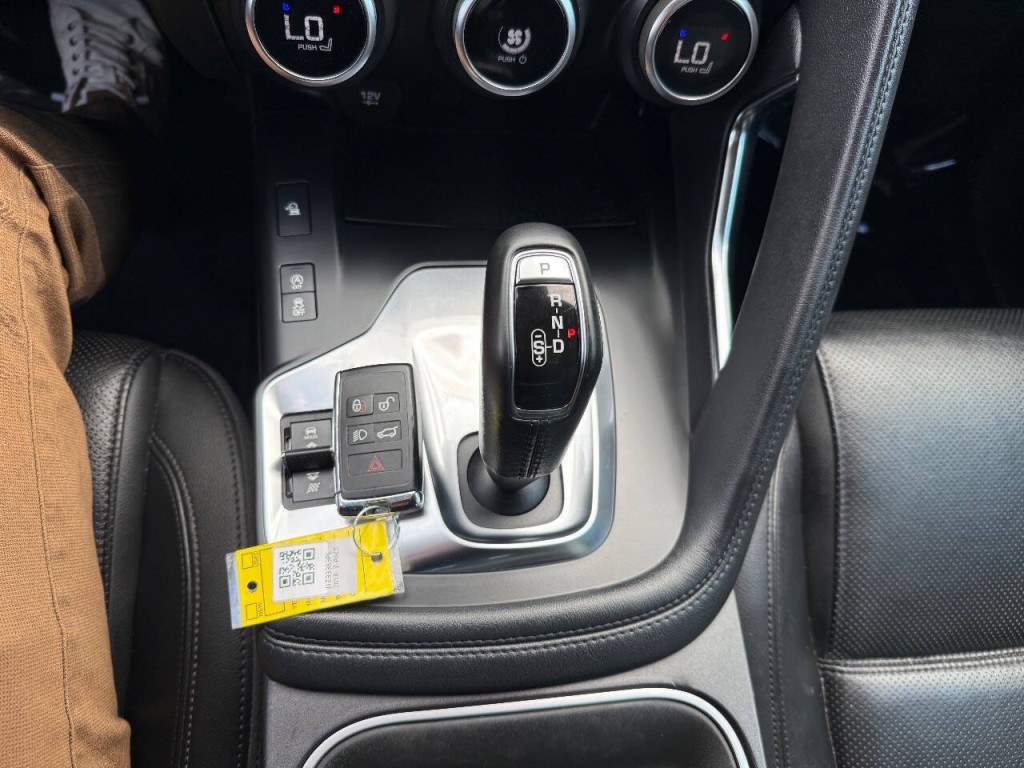 2018 Jaguar E-pace Image 25