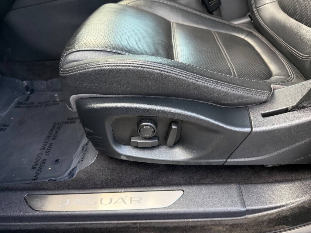 2018 Jaguar E-pace Image 26