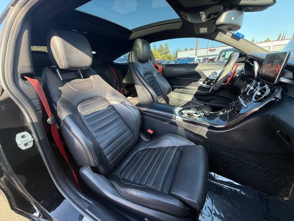 2017 Mercedes-Benz C-Class Image 9